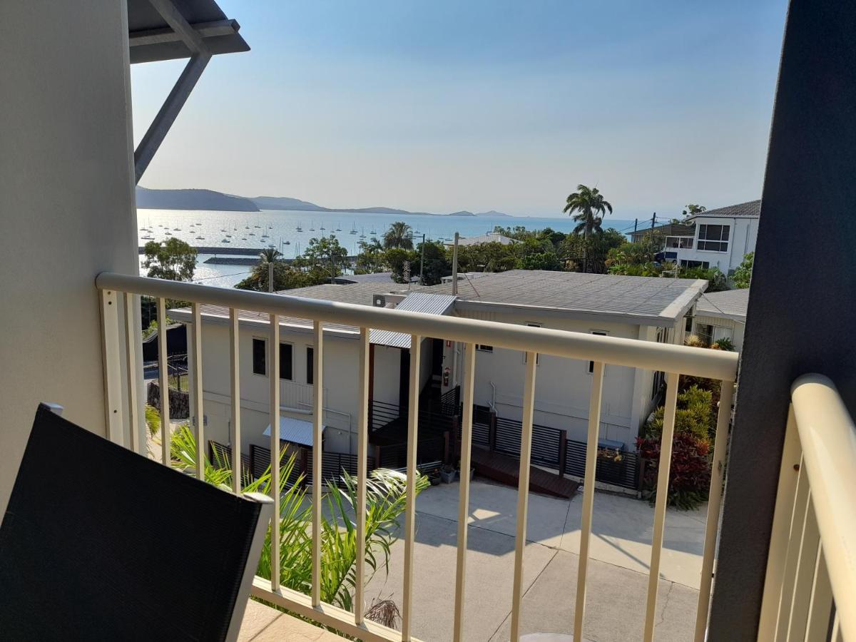 Airlie Apartments Airlie Beach Eksteriør billede