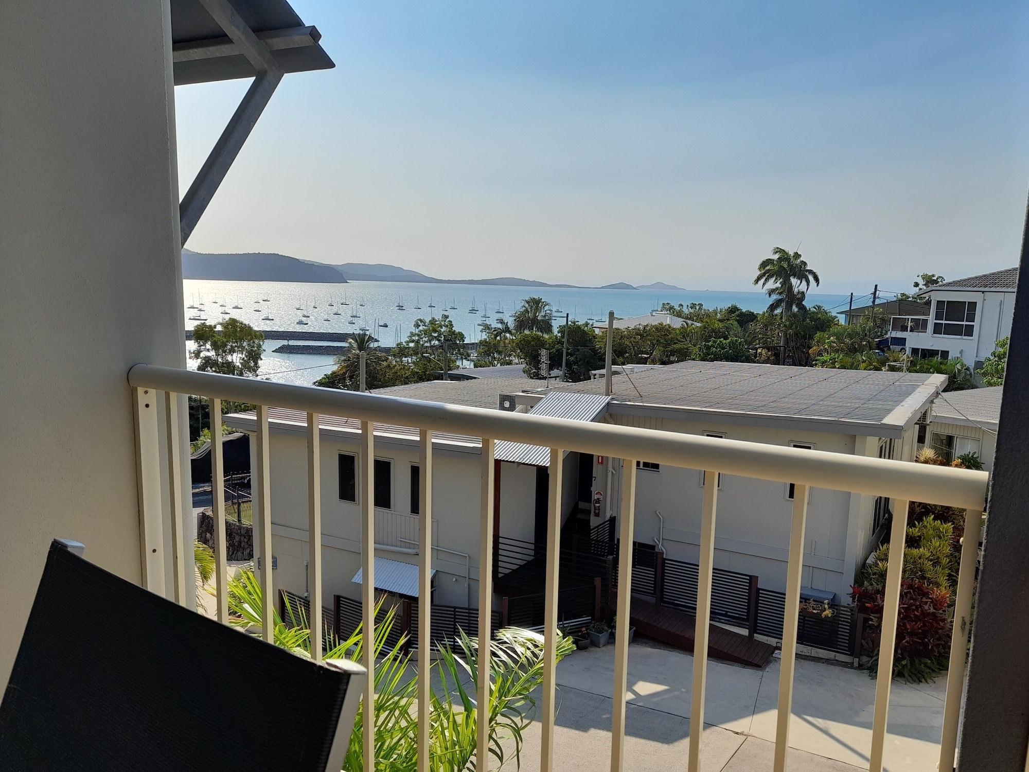 Airlie Apartments Airlie Beach Eksteriør billede