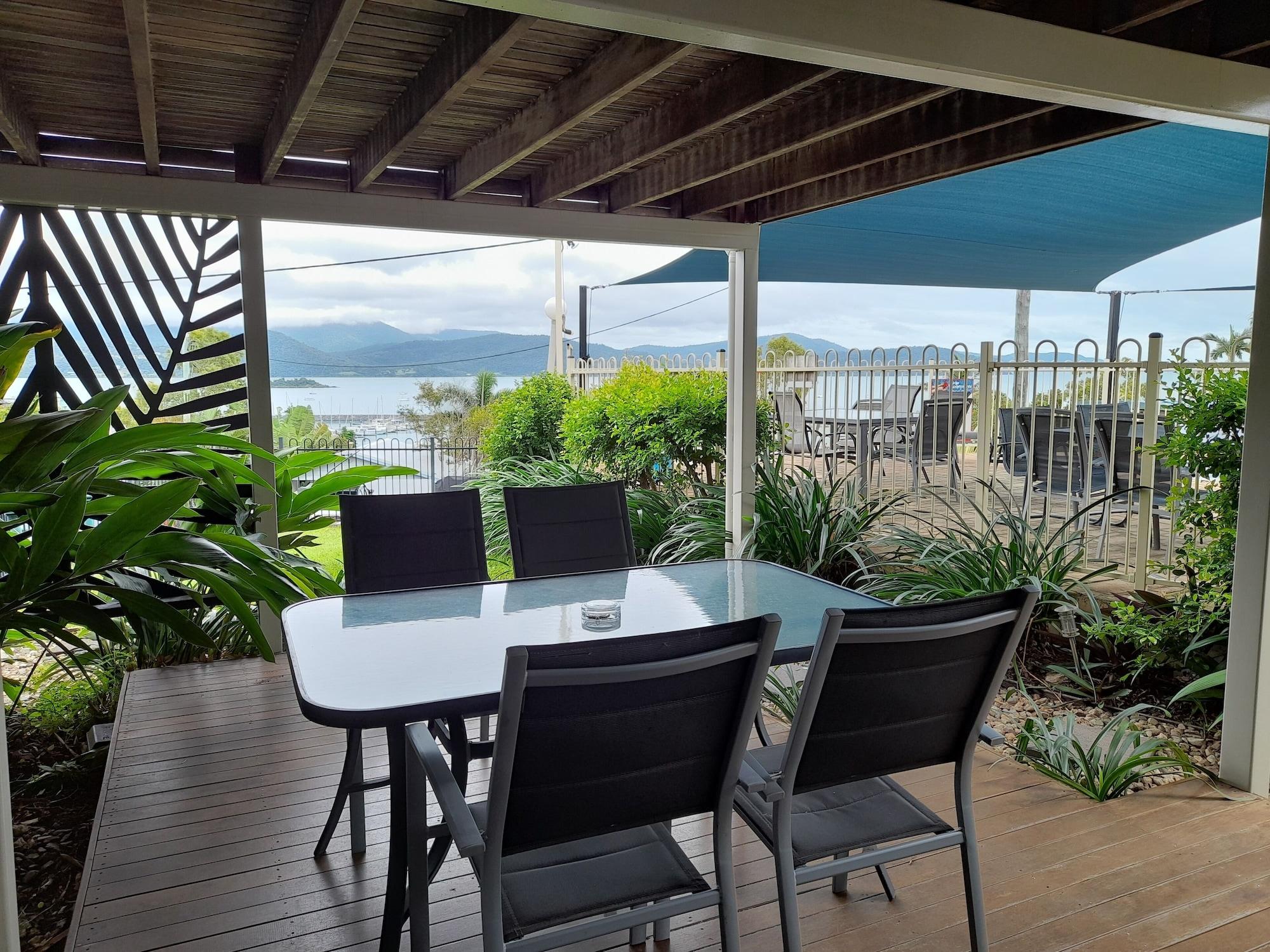 Airlie Apartments Airlie Beach Eksteriør billede