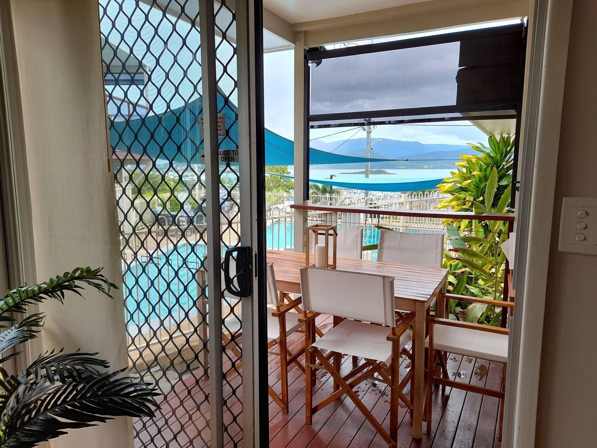 Airlie Apartments Airlie Beach Eksteriør billede