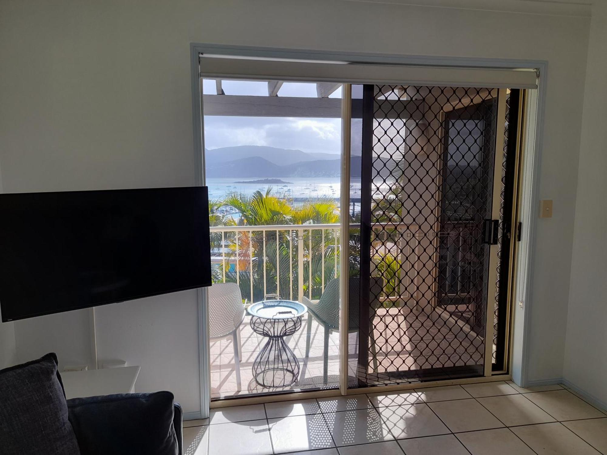 Airlie Apartments Airlie Beach Eksteriør billede