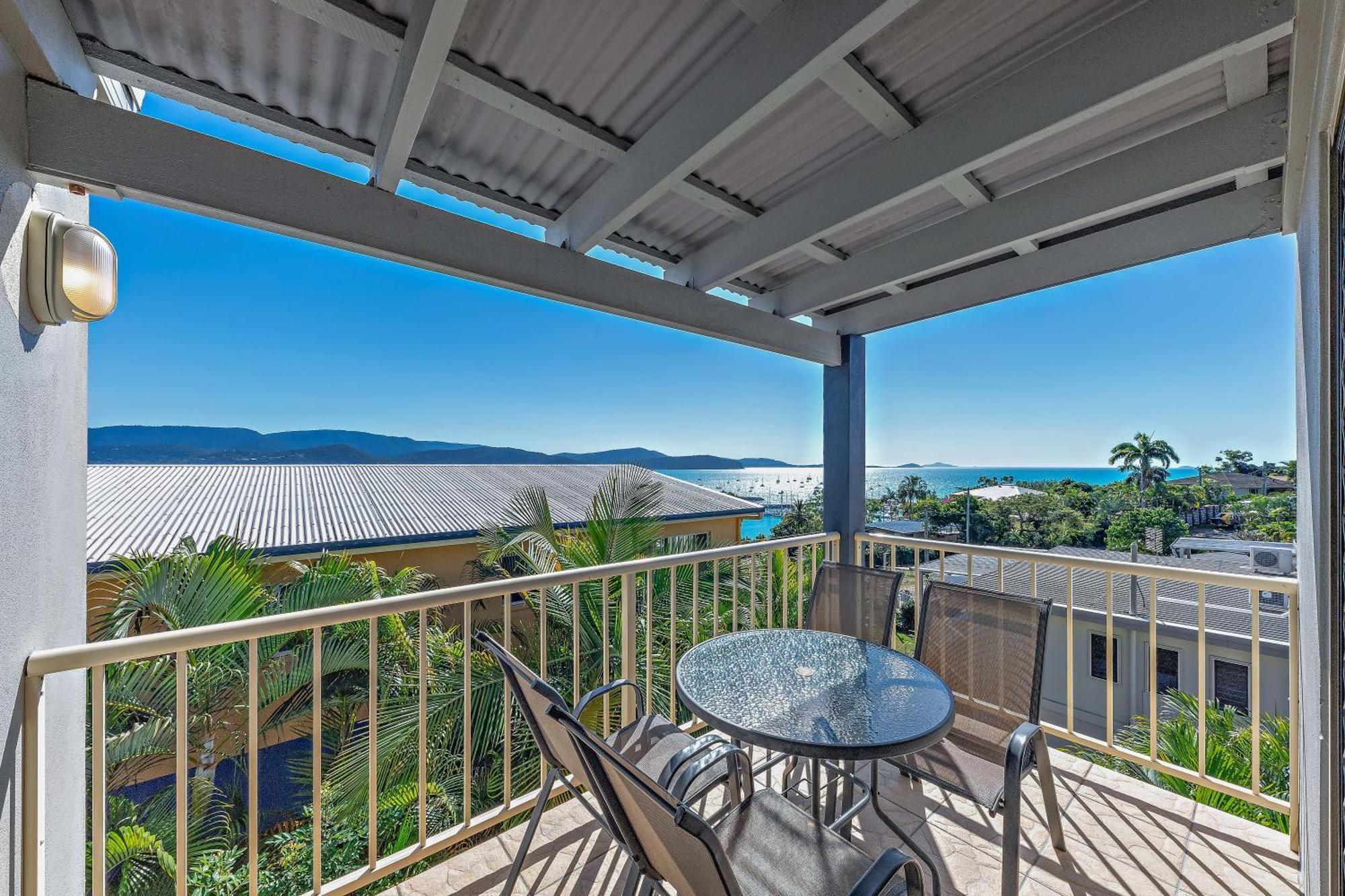 Airlie Apartments Airlie Beach Eksteriør billede